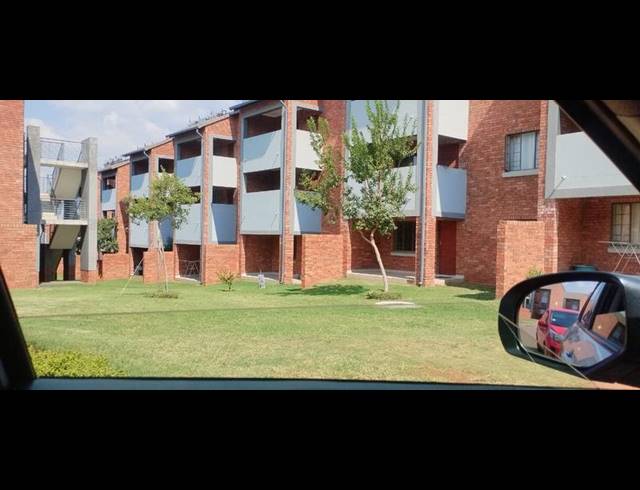 2 BEDROOM APARTMENT FOR SALE IN WATERFALL